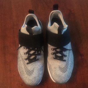 Nike Zoom Tennis Shoes